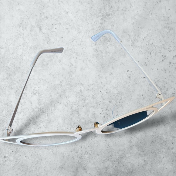 STYLIZED SUNGLASSES 🪢 WHITE, NIP - Picture 4 of 10